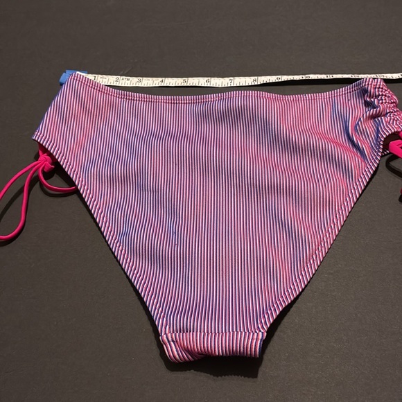 Bikini Bottom - Picture 3 of 3